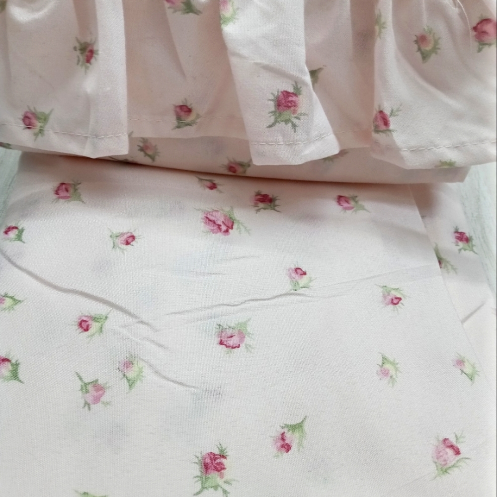 The farmhouse by Rachel Ashwell Ruffled King sheet set